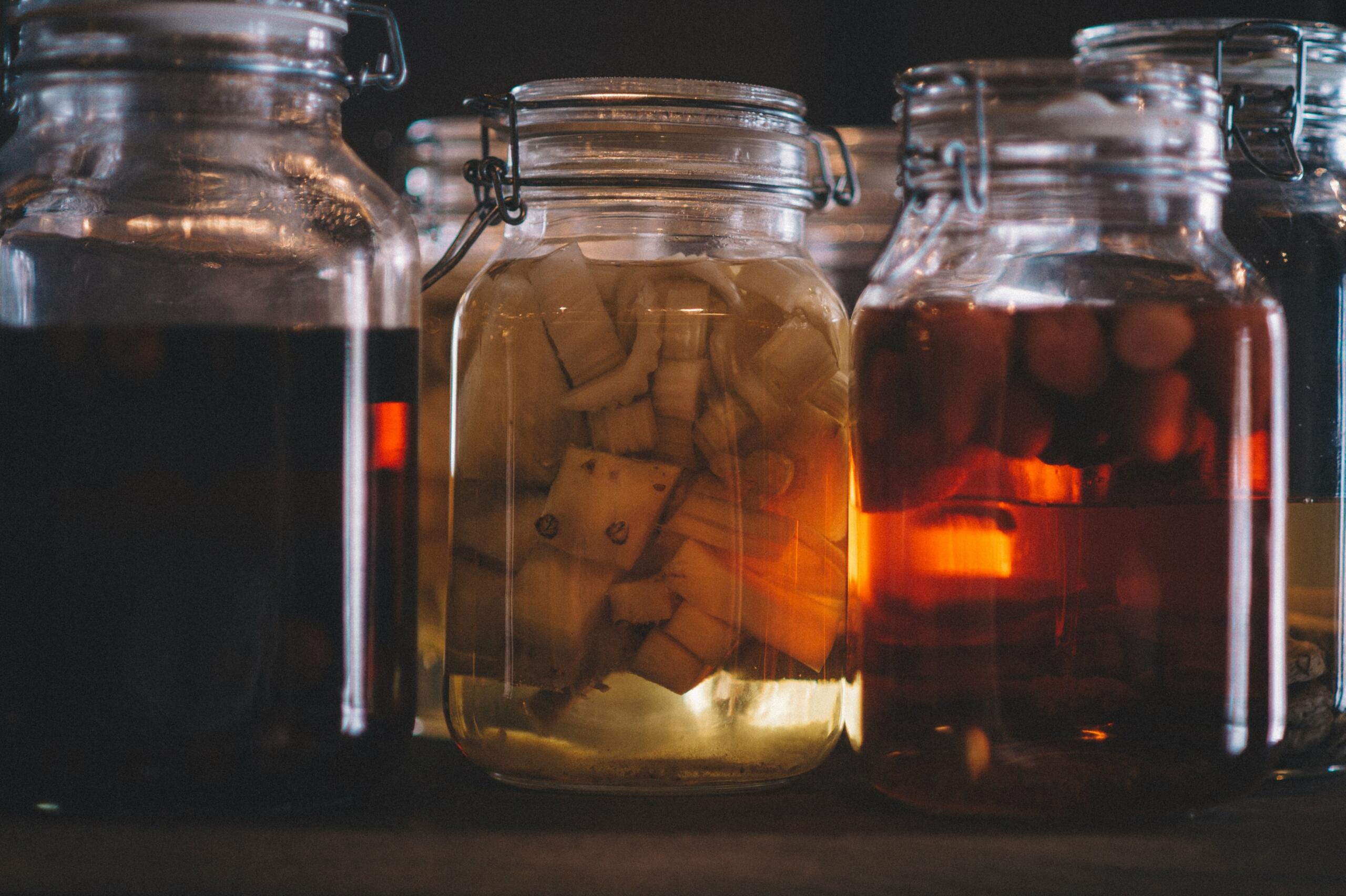 Fermenting food in jars with preservatives